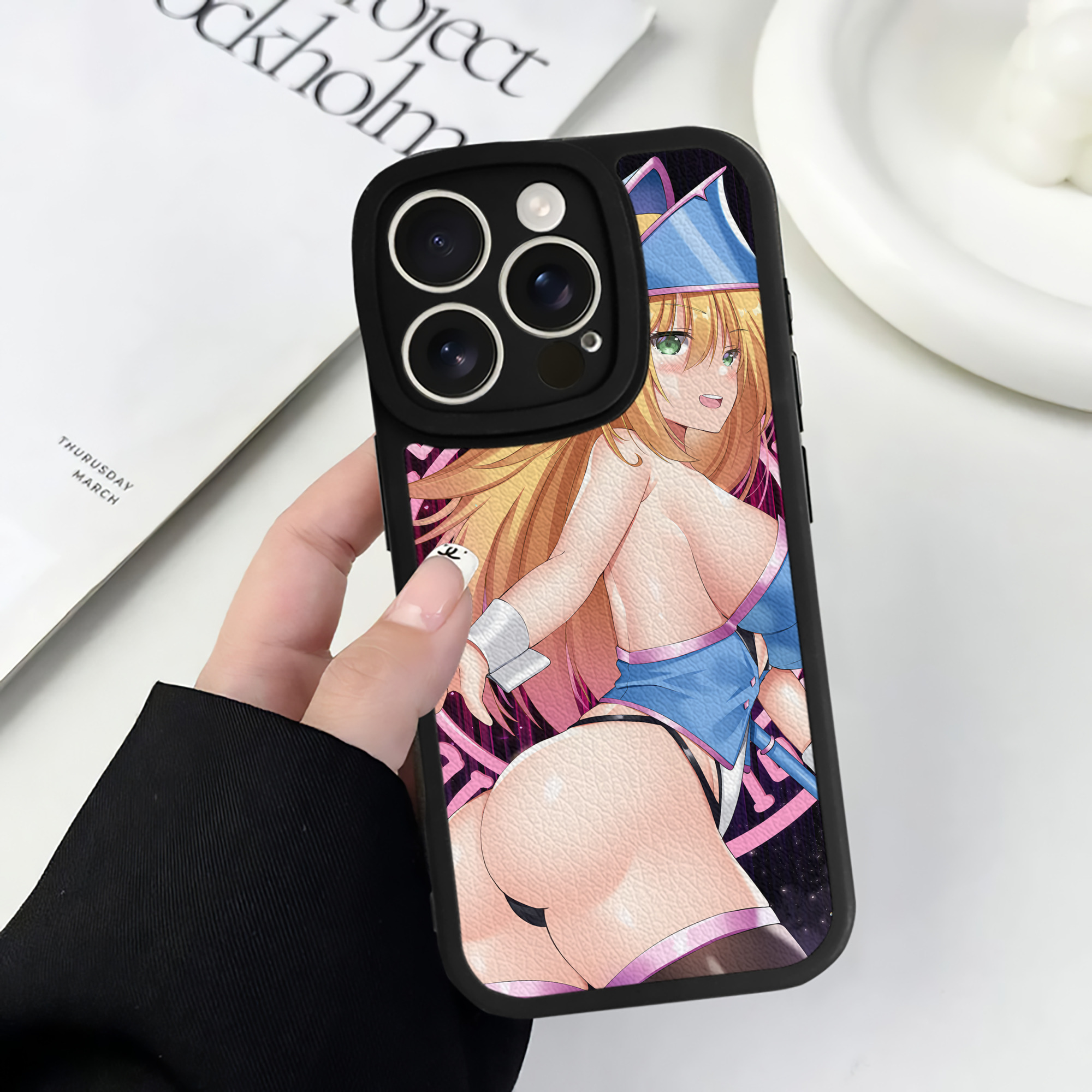 （画像用） 遊☆戯☆王 Yu-Gi-Oh! 【iPhone 16シリーズ対応】シリコンスマホケース（レザー調） 材質：シリコン